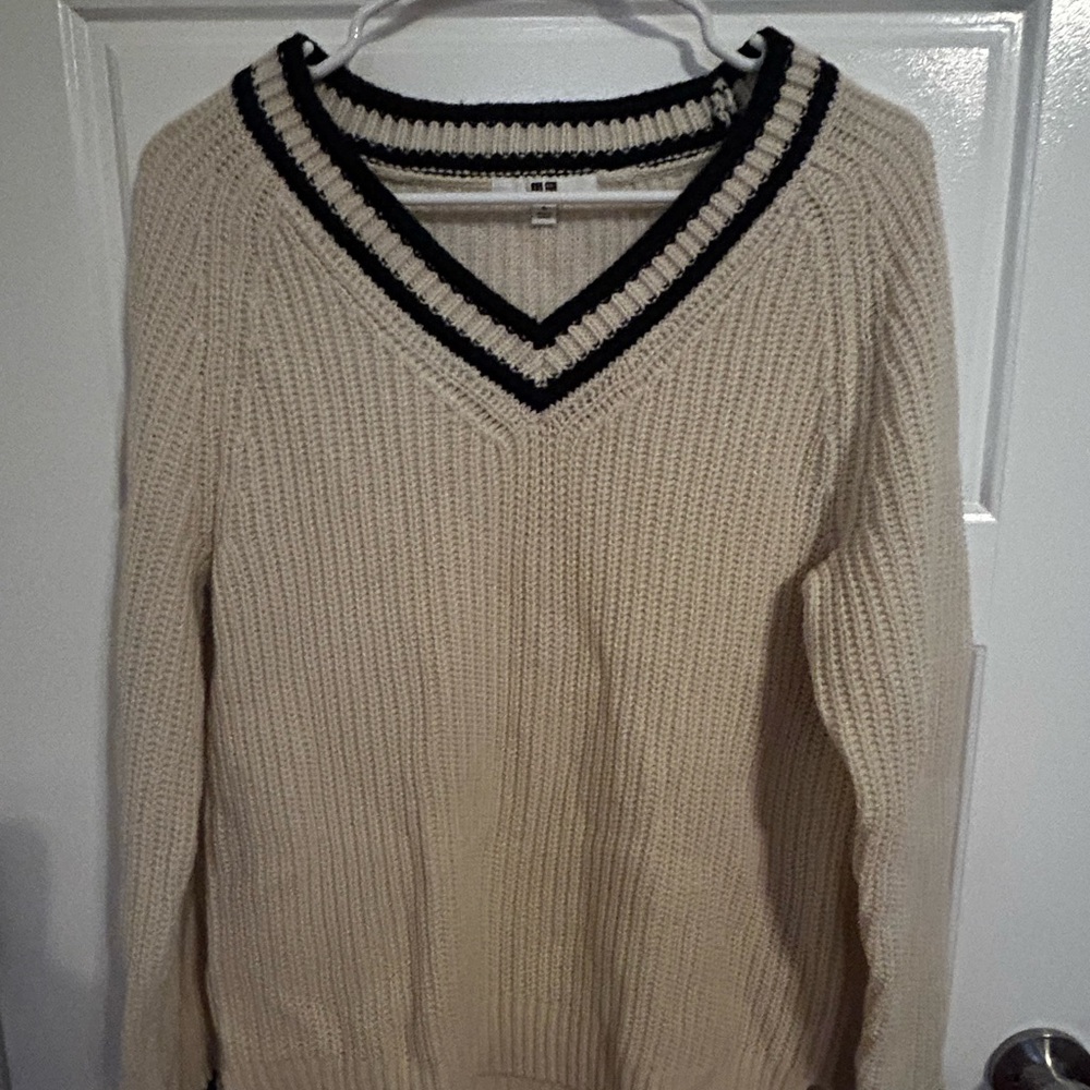 Uniqlo Cream V-Neck Sweater with Black Accents